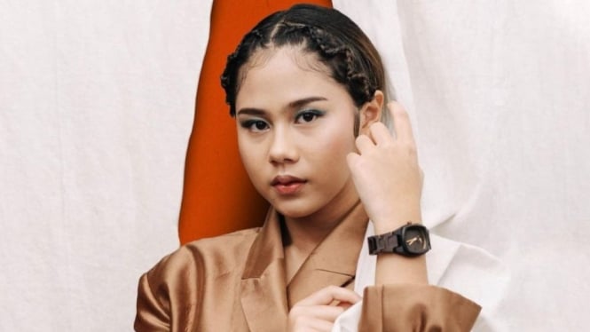 Nadin Amizah, penyayi lagu Tapi Diterima