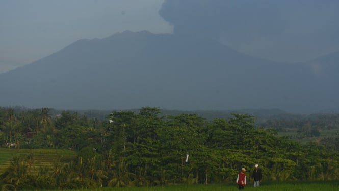 Erupsi Gunung Raung Tak Ganggu Penerbangan di Banyuwangi