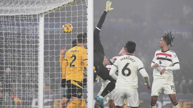 Andre Onana Kebobolan saat Wolves vs Man Utd