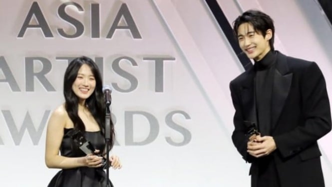 Byeon Woo Seok dan Kim Hye Yoon guncang panggung