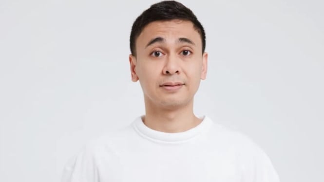 40 Pelajaran Hidup dari Founder Stand Up Comedy, Raditya Dika