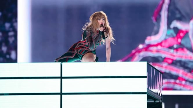 Penampilan Taylor Swift di atas panggung