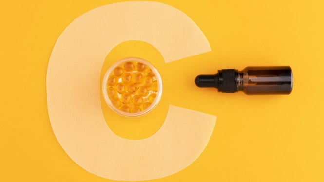 Serum vitamin C memiliki banyak manfaat untuk kulit