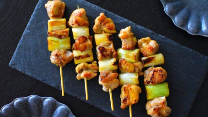 Yakitori, sate khas jepang menggunakan daging ayam