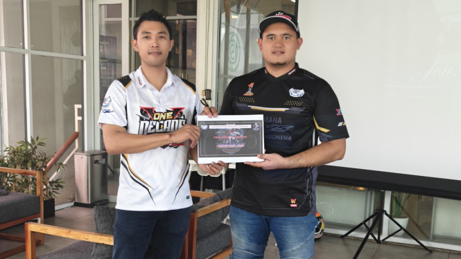 Andre Hardib Prasetyo bersama Ketum YROI Wahyu Arjuna