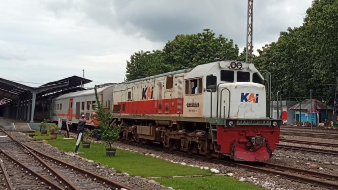 Dua Kereta Api Tujuan Jember terlambat Akibat Banjir Grobogan