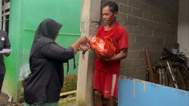 Gotong Royong Tangani Kemiskinan