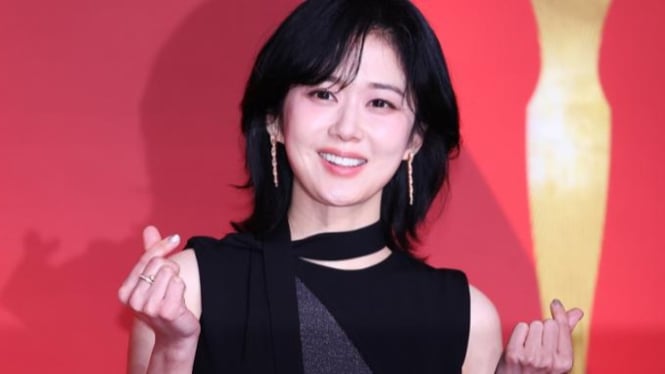 Momen Jang Nara Saat Mendaapatkan Piala DI Sbs Award 2024