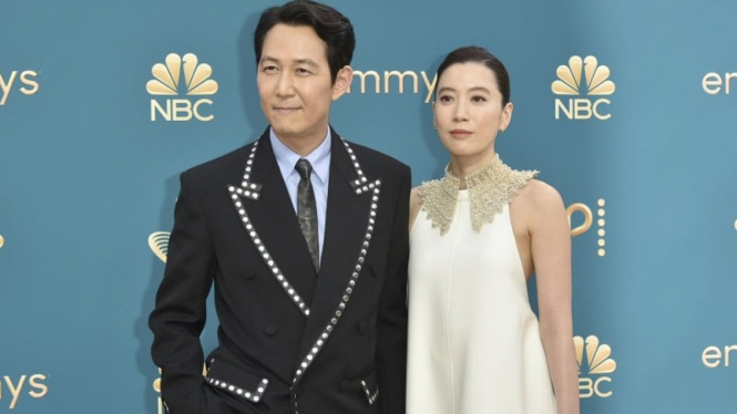 Lee Jung-jae dan kekasihnya Lim Se-ryung di Emmy Awards