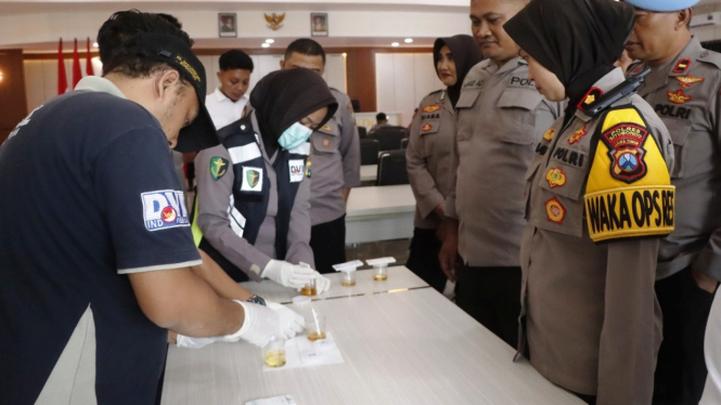 Polres Situbondo Gelar Tes Urine Dadakan