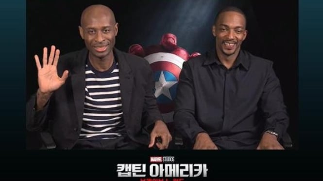 Aktor Anthony Mackie, kanan, dan sutradara Julius Onah berpose