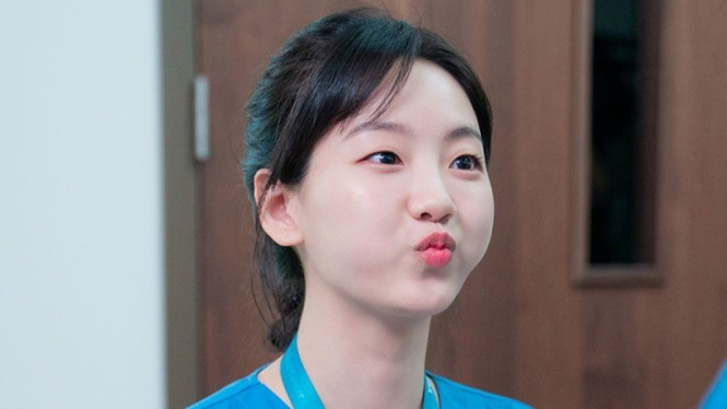 Cho Yi Hyun saat memerankan Jang Yun Bok di Hospital Playlist 2