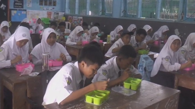 Program Makan Bergizi Gratis di SMPN 2 Pandaan