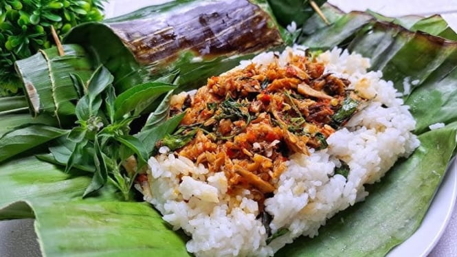 Ilustrasi nasi bakar dengan tongkol kemangi yang menggugah selera