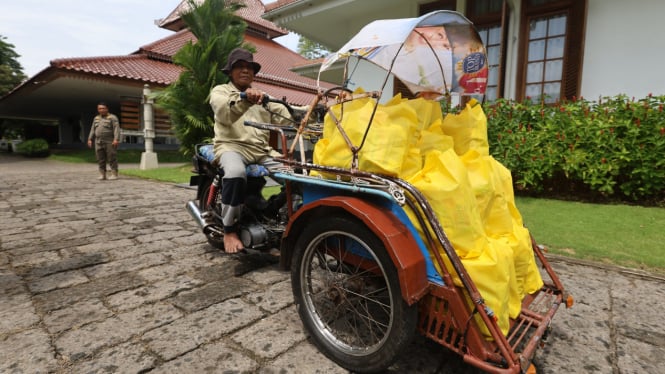 Sembako Pengganti Karangan Bunga Pelantikan Bupati Banyuwangi