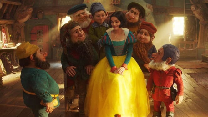 Cuplikan scene Snow White dan 7 kurcacinya dalam trailer