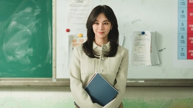 Han Ji-eun berperan sebagai seorang guru di Study Group