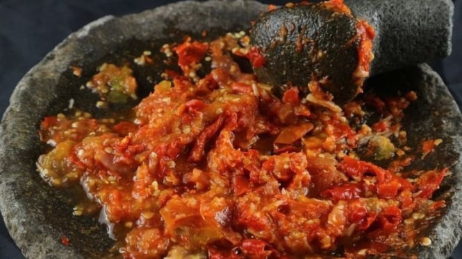 Sambal terasi bawang goreng