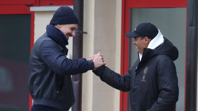 Momen Zlatan Ibrahimovic bertemu dengan Thiago Silva