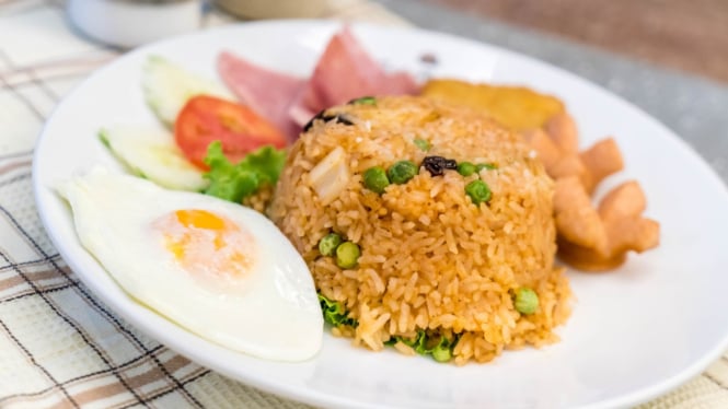 Nasi Goreng menu sahur sat-set yang lezat