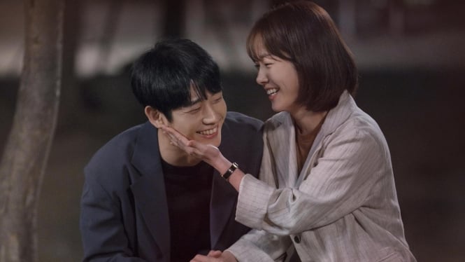 Han Ji Min dan Jung Hae In pasangan kekasih di One Spring Night