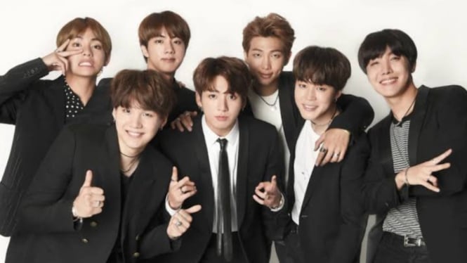 Foto lama dari grup K-pop, BTS