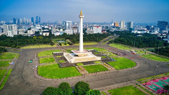 Pemandangan Kota dengan Bangunan Monumen Nasional