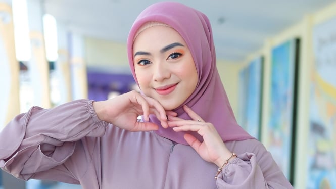 Ilustrasi cantik dan glowing saat lebaran