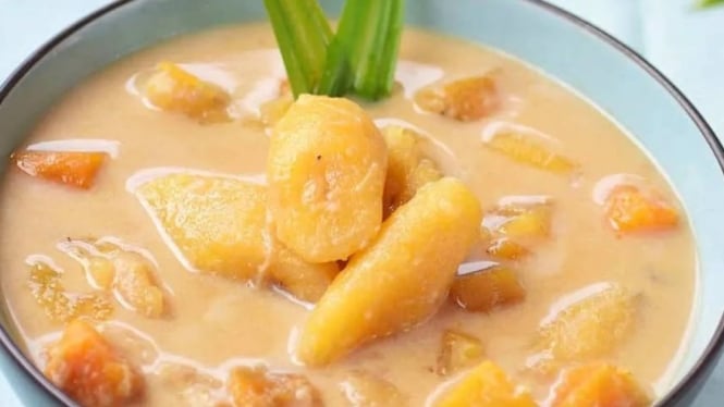 Kolak pisang gurih manis takjil dikala berbuka