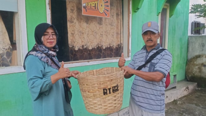 Warga RT 02/03 Desa Bajulmati Kelola Sampah Mandiri