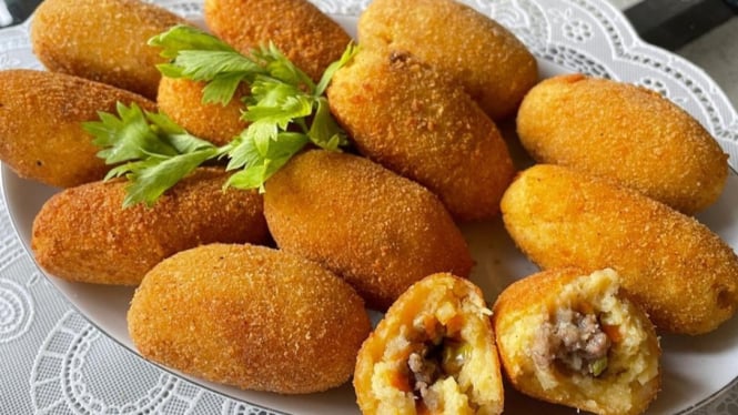 Kroket kentang siap temani buka puasa