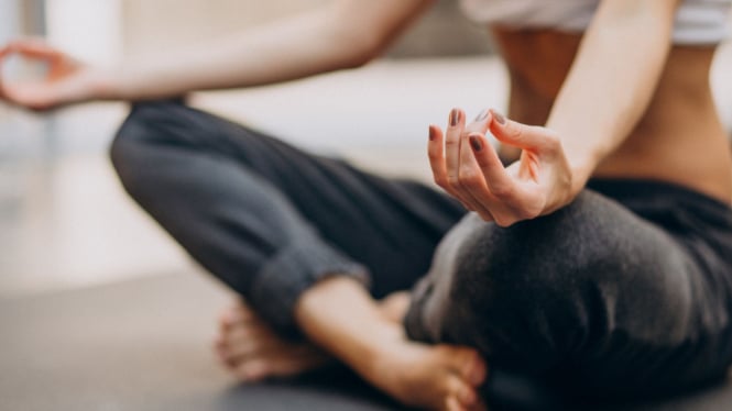 Menjaga Stamina Saat Puasa Dengan Yoga. Simak Manfaatnya