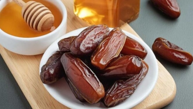 Kurma dan madu, sumber energi alami yang cocok dikonsumsi