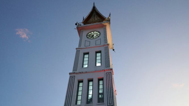 Pemandangan Jam Gadang di Bukittinggi, Sumatera Barat