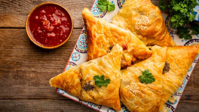 Berbuka Lebih Nikmat Dengan Samosa Renyah