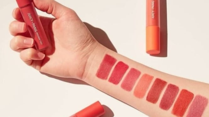 Tips memilih shade lipstik tepat untuk percantik penampilan