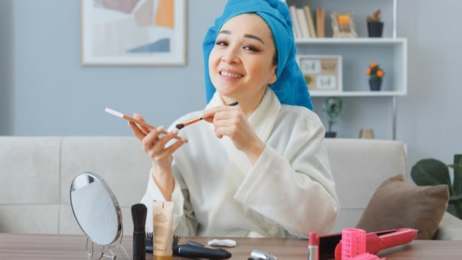 Penggunaan Makeup tahan seharian saat lebaran