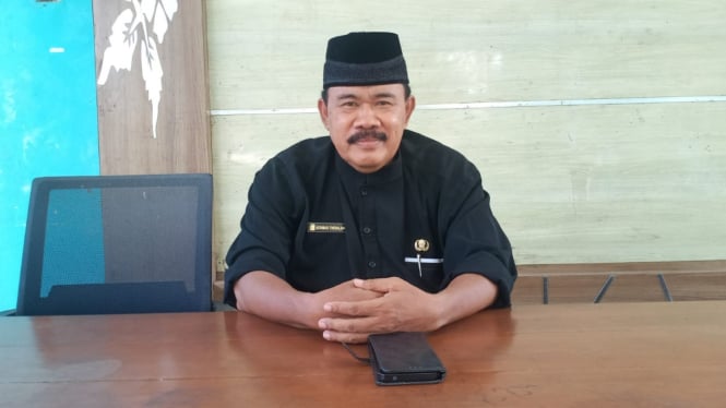 Kepala Desa Bajulmati, Achmad Thoha