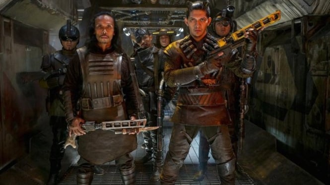 Yayan Ruhian (kiri) dan Iko Uwais (kanan) berlaga di film Star Wars