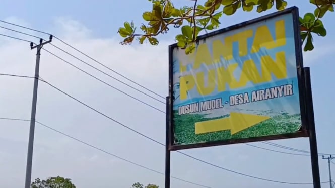 Petunjuk Arah Bertuliskan Pantai Pukan