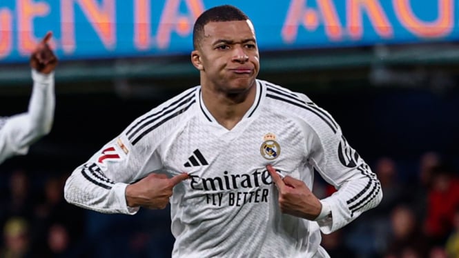 Dua gol Mbappe membawa Real Madrid ke puncak La Liga