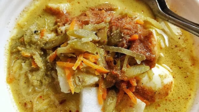 Ilustrasi Lontong Sayur Padang