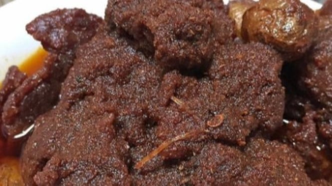 masakan rendang yang identik saat lebaran