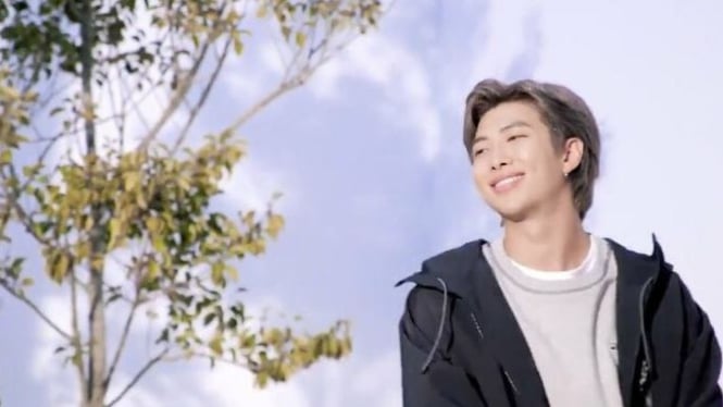 Pesona Kim Nam Joon sebagai Leader group BTS