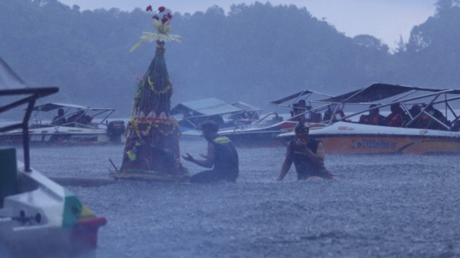 Larungan Simbol Doa dan Syukur