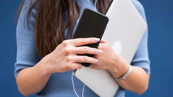 Perangkat digital jika digunakan terlalu lama berdampak buruk