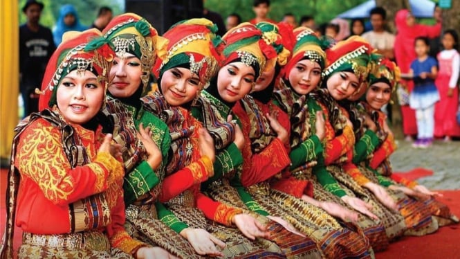 Tari Saman, kesenian asal daerah Aceh