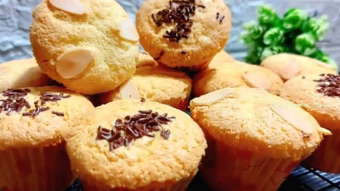 Kue bolu kelapa panggang jadi favorit keluarga