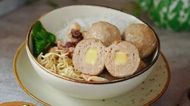 Bakso Ayam Keju Lumer jadi makanan favorit remaja