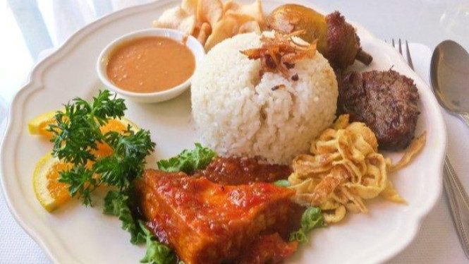 Nasi Uduk Super Praktis dan Enak Pakai Rice Cooker, Rasanya Autentik!